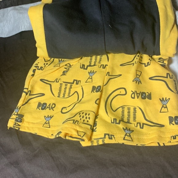 Boys 4piece outfit. 12months. NWT - Picture 3 of 4